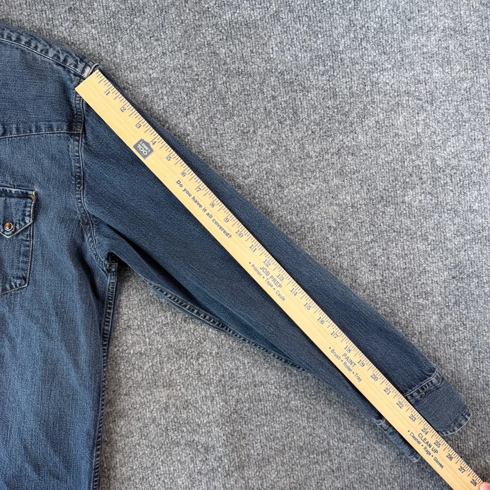 Levis Shirt Mens M Blue Denim Pearl Snap Sawtooth Pocket Western Long Sleeve